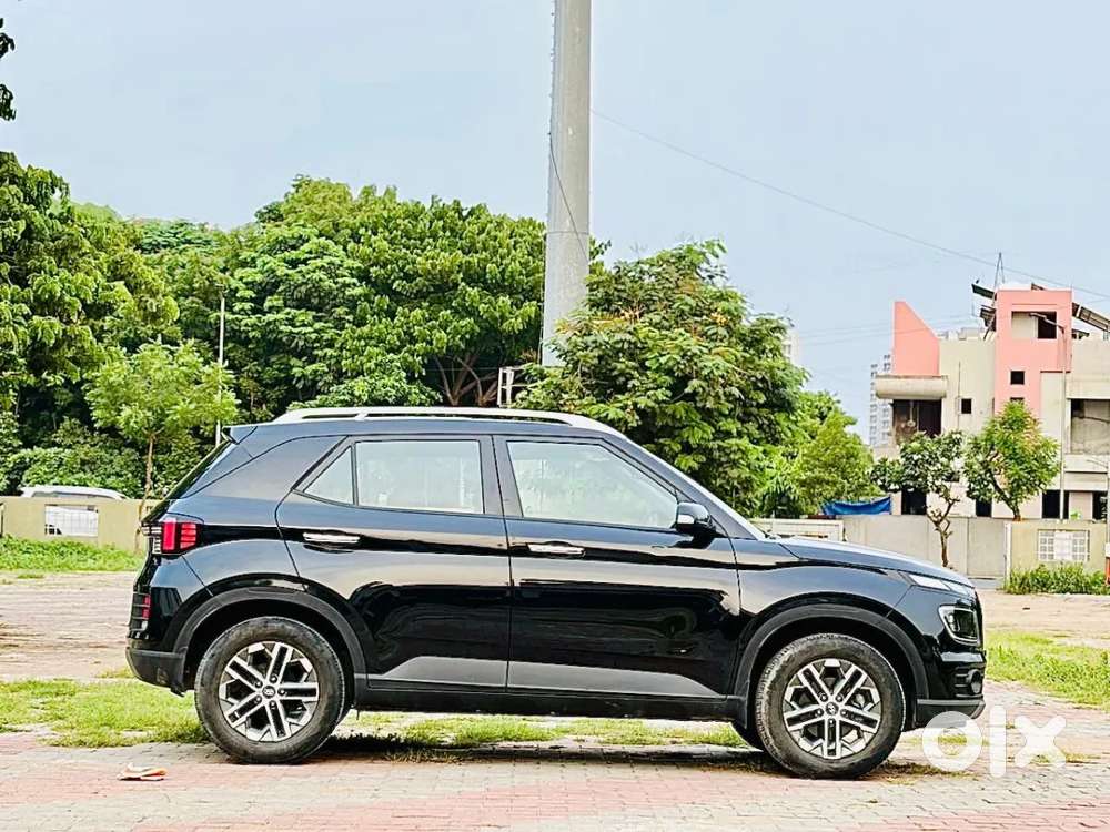 Hyundai Venue Sx (o) Mt 1.5 Diesel, 2024, Diesel