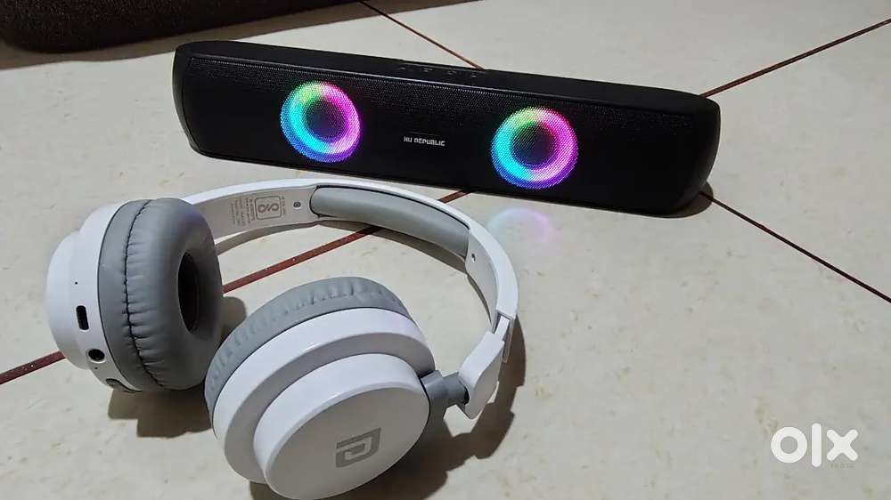 New speaker and head phone combo