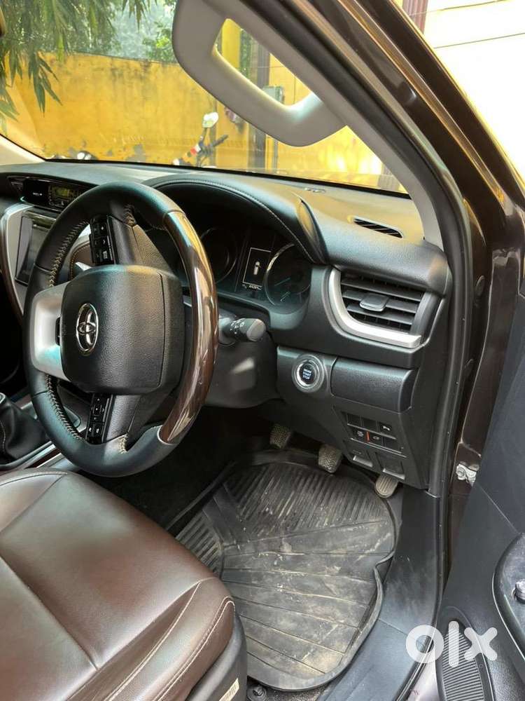 Toyota Fortuner 2017 Diesel 72000 Km Driven