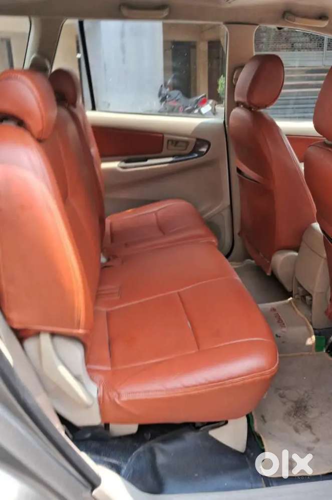 Toyota Innova 2011 Diesel 102000 Km Driven
