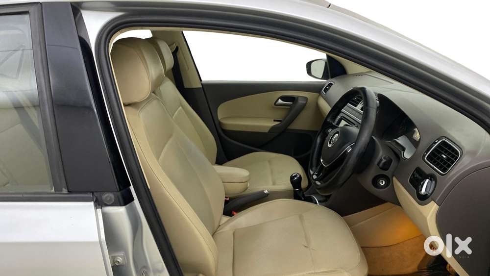Volkswagen Vento 1.6 Highline, 2016, Petrol