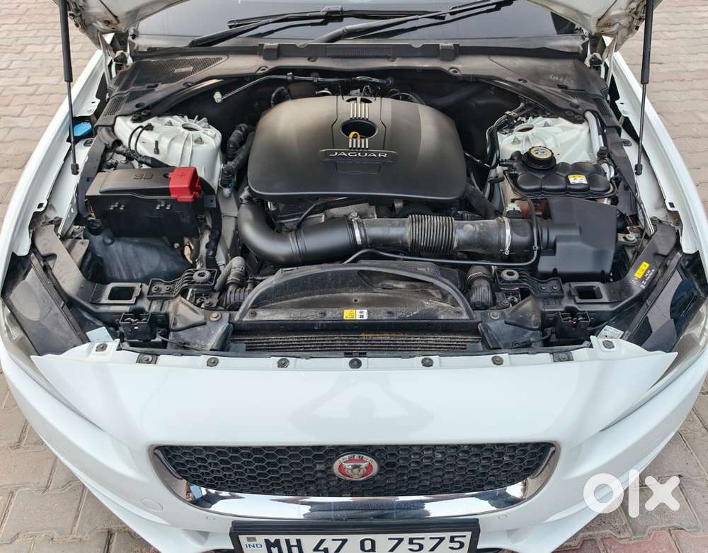 Jaguar Xe Portfolio, 2016, Petrol