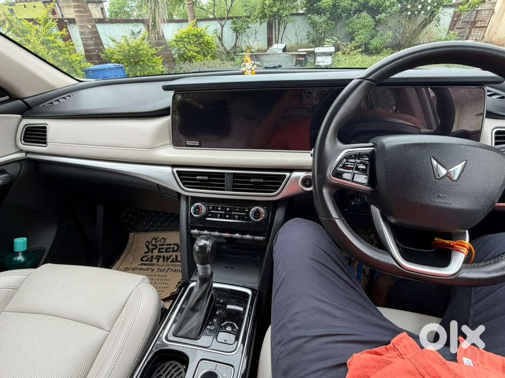 Mahindra Xuv700 Petrol 2026