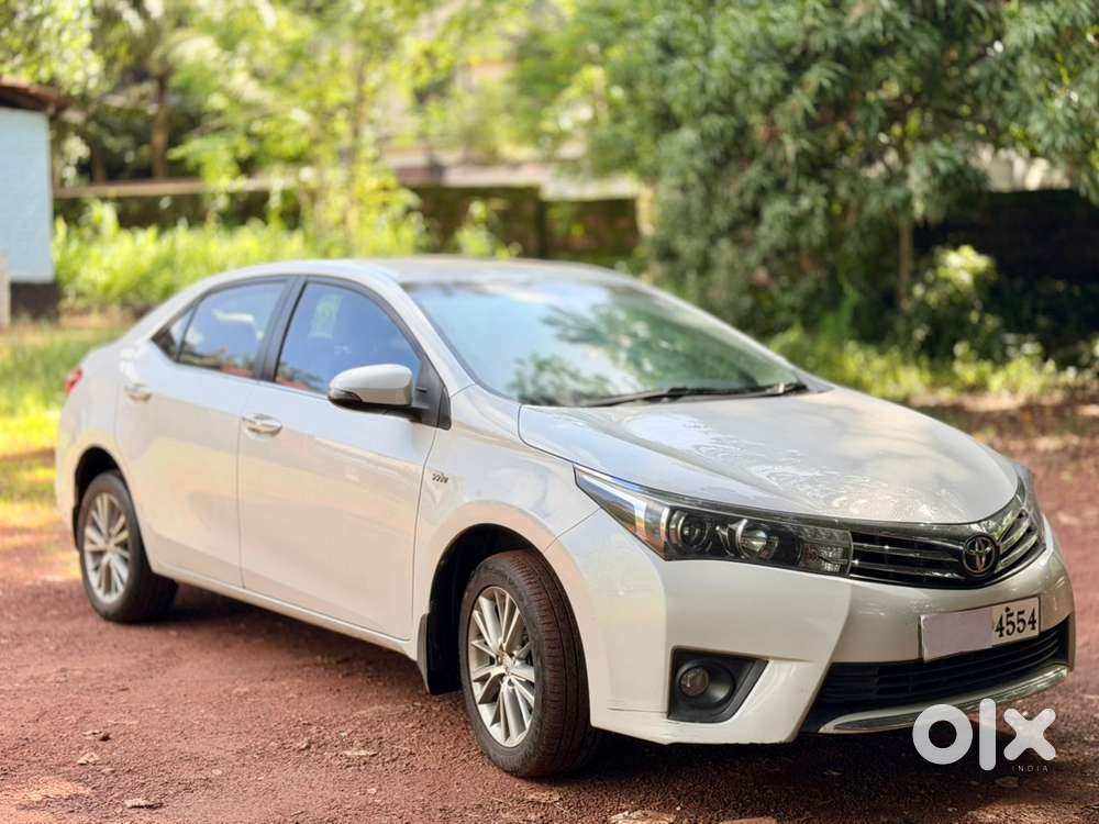Toyota Corolla Altis Petrol 2015