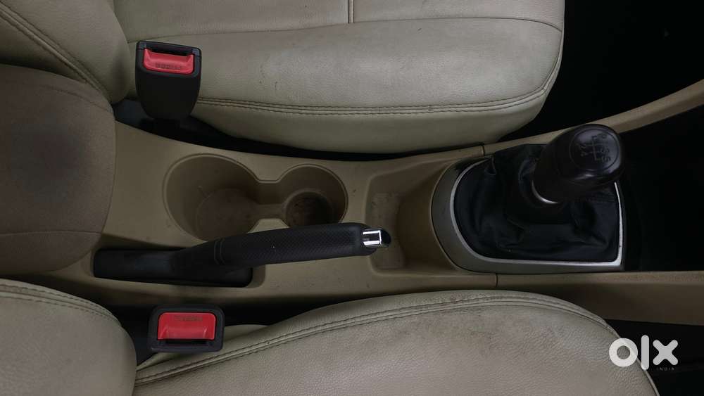 Hyundai Verna Fluidic 1.6 Vtvt Sx, 2013, Petrol