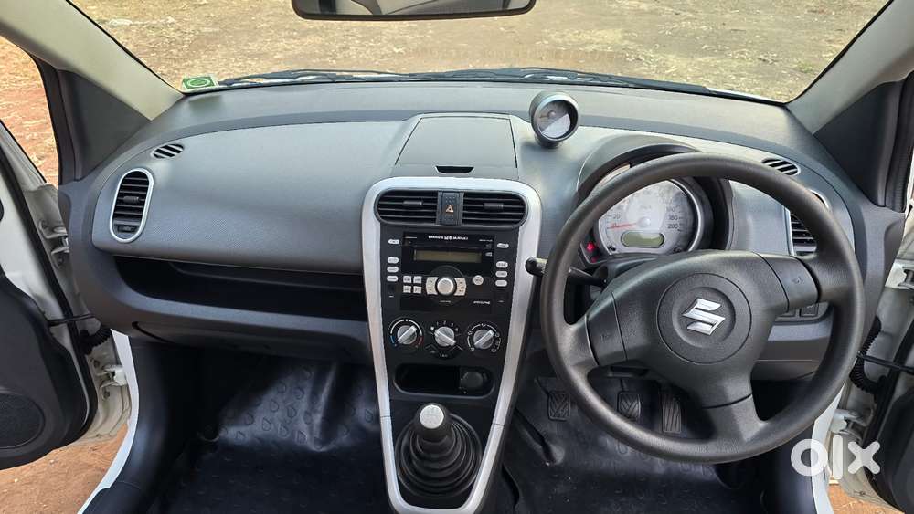 Maruti Suzuki Ritz Vxi, 2013, Petrol