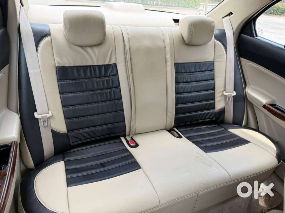 Maruti Suzuki Swift Dzire 1.2 Vxi Bsiv, 2018, Cng & Hybrids