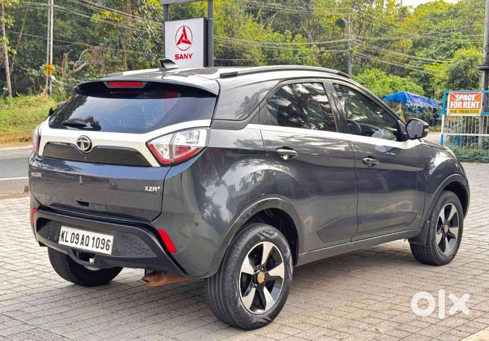 Tata Nexon 1.2 Revotron Xza Plus (o) Amt, 2018, Petrol