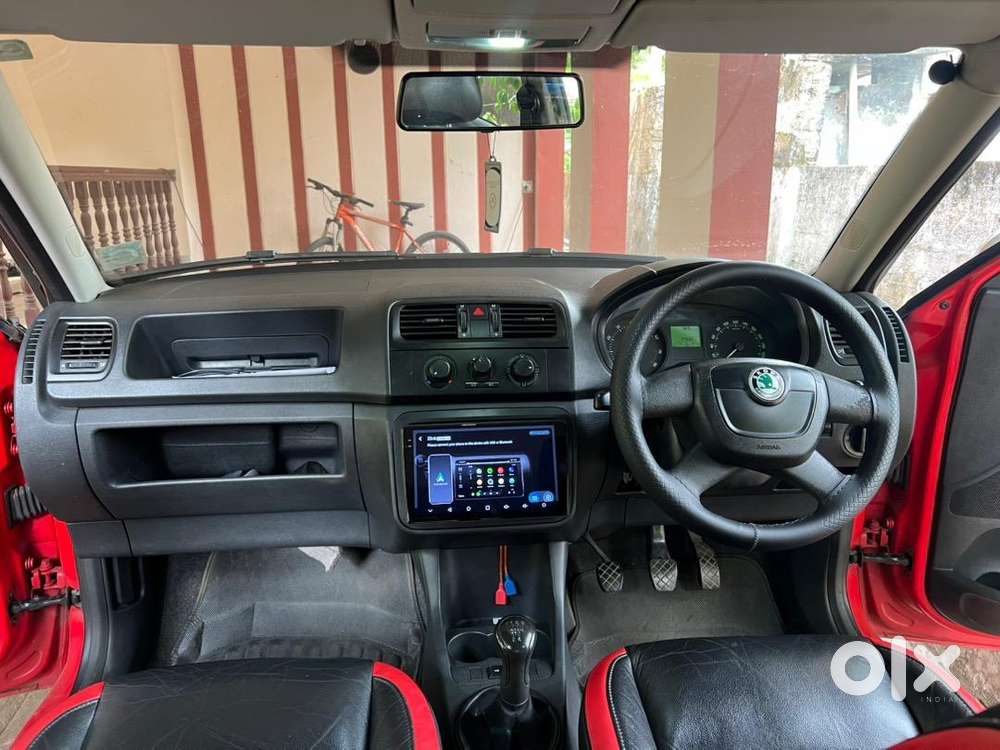 Skoda Fabia 2011 Petrol 94682 Km Driven 999.   50.  64.  999