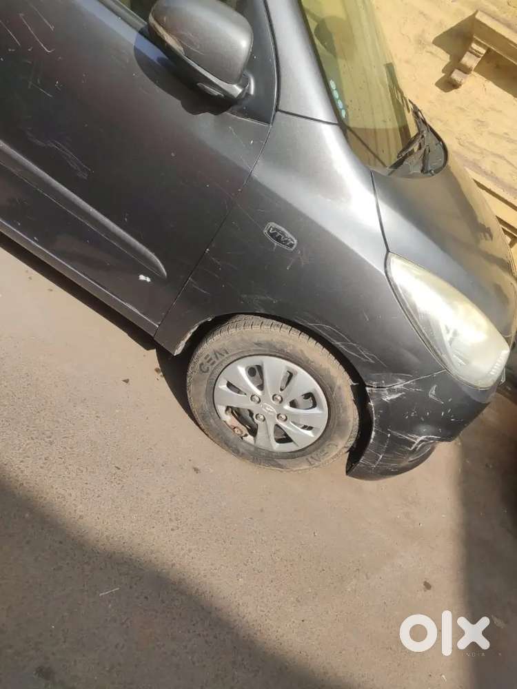 Good Condition Car 4 Tyers New A.c Is Good