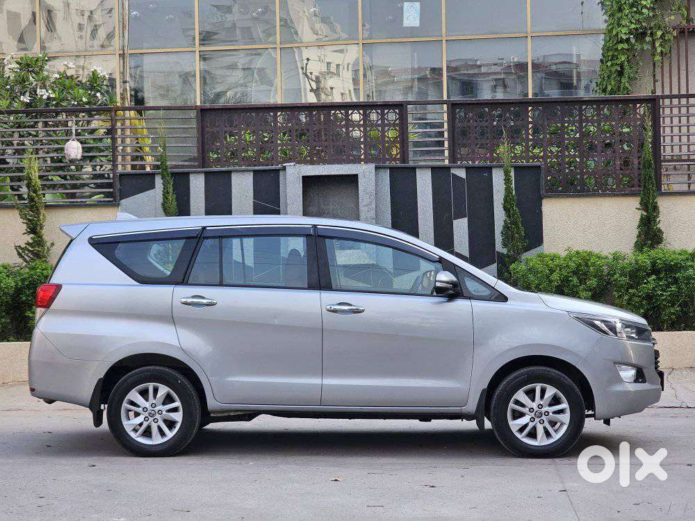 Toyota Innova Crysta 2.4 G Mt 7 Str, 2017, Diesel