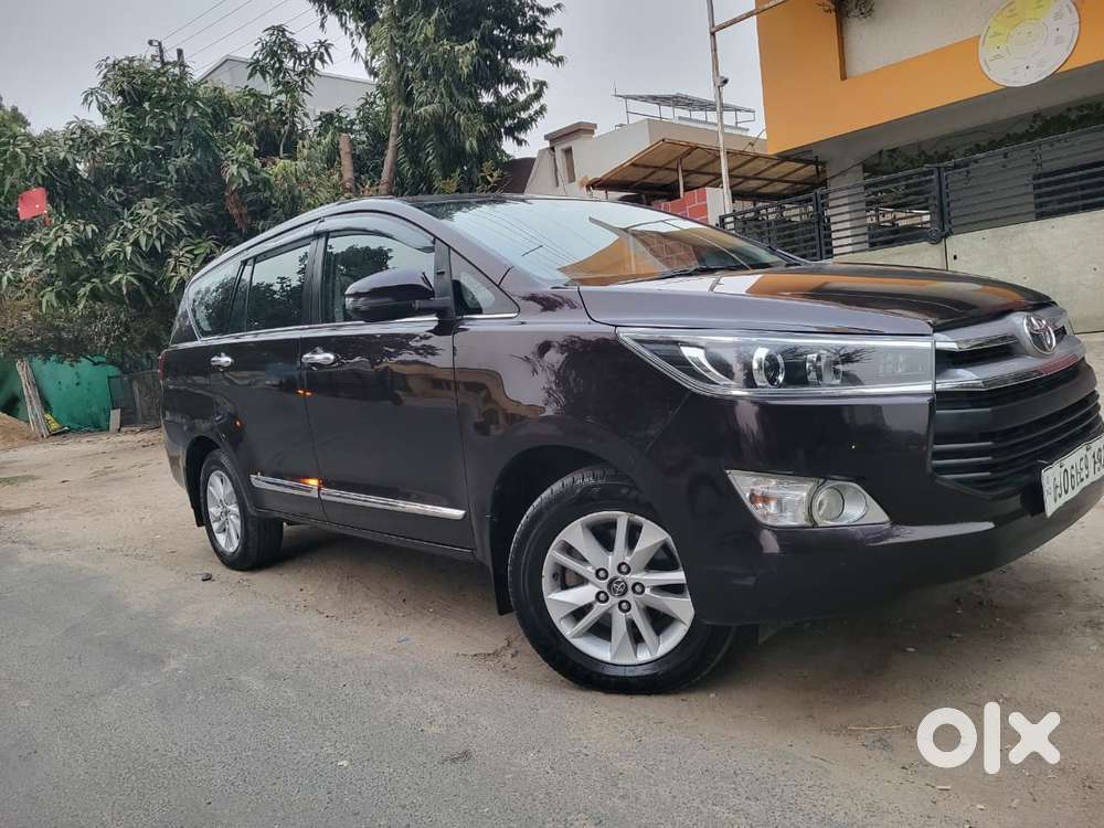 Toyota Innova Crysta 2.4 Vx Mt 8s, 2017, Diesel