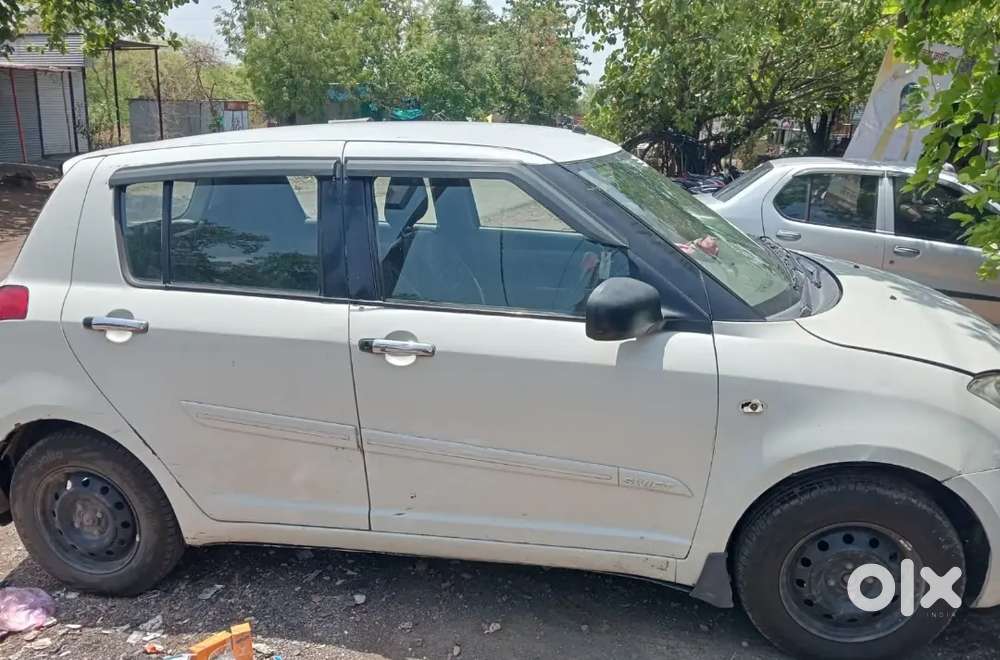 Maruti Suzuki Swift Milage( Petrol -15-18) (cng -22-25)