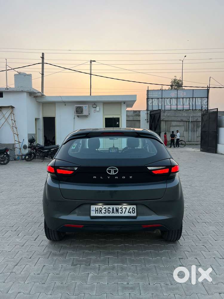 Tata Altroz 1.2 Xm Plus, 2022, Petrol