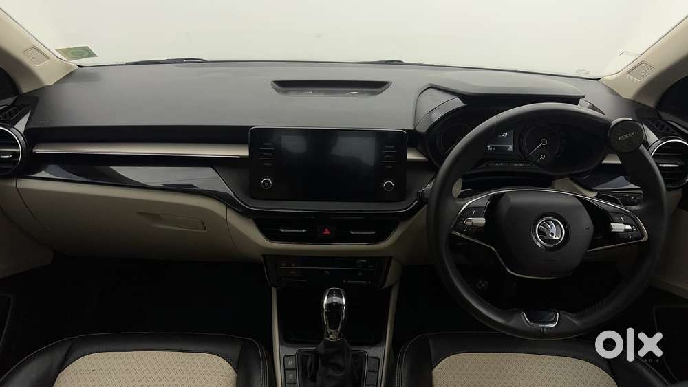 Skoda Slavia Ambition 1.0l Tsi At, 2023, Petrol