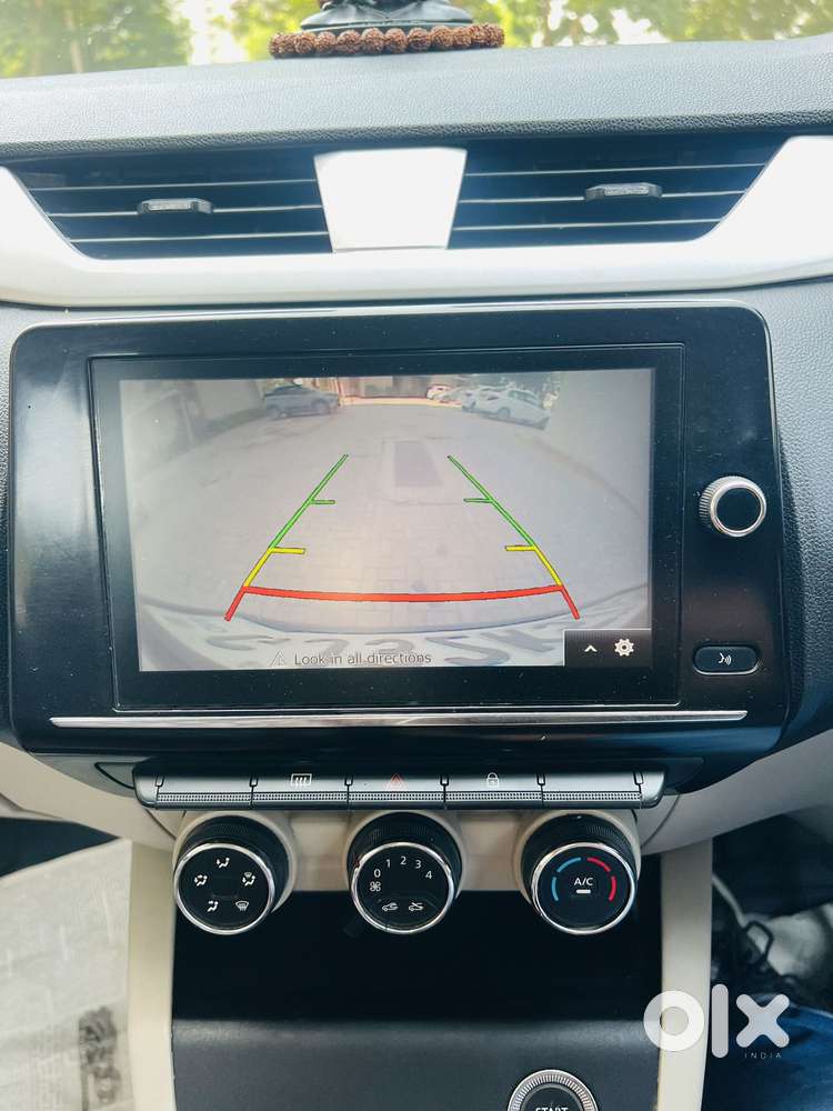 Renault Triber 1.0 Rxz Dual Tone, 2022, Petrol