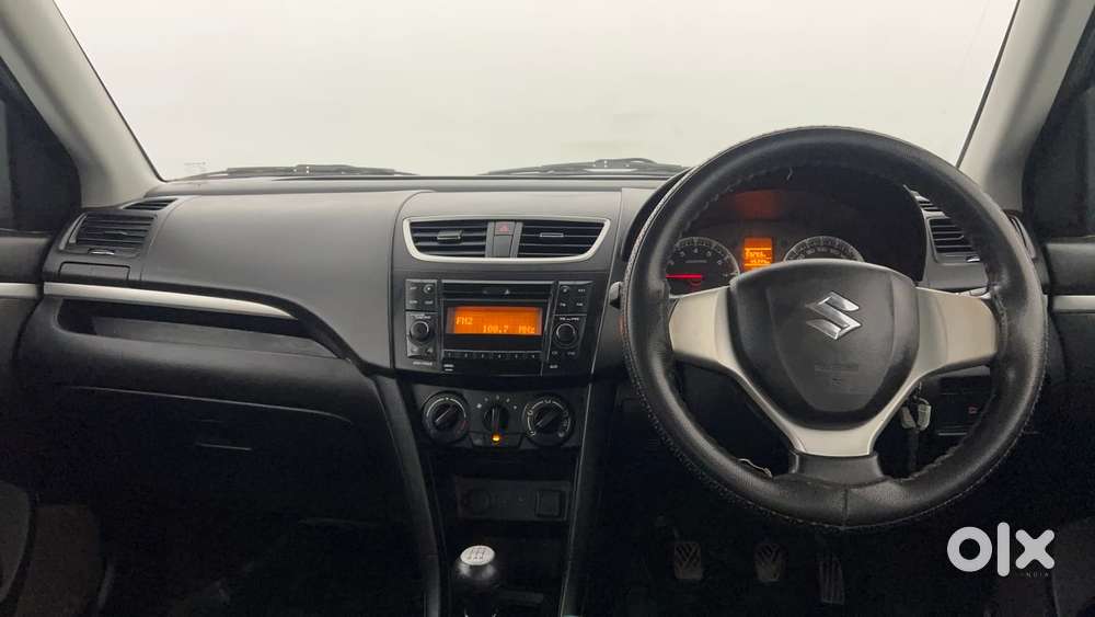 Maruti Suzuki Swift Vxi Optional, 2017, Petrol