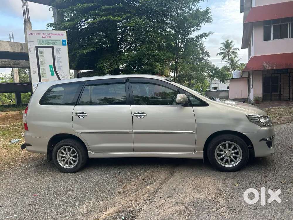 Toyota Innova 2012 Diesel 85000 Km Driven