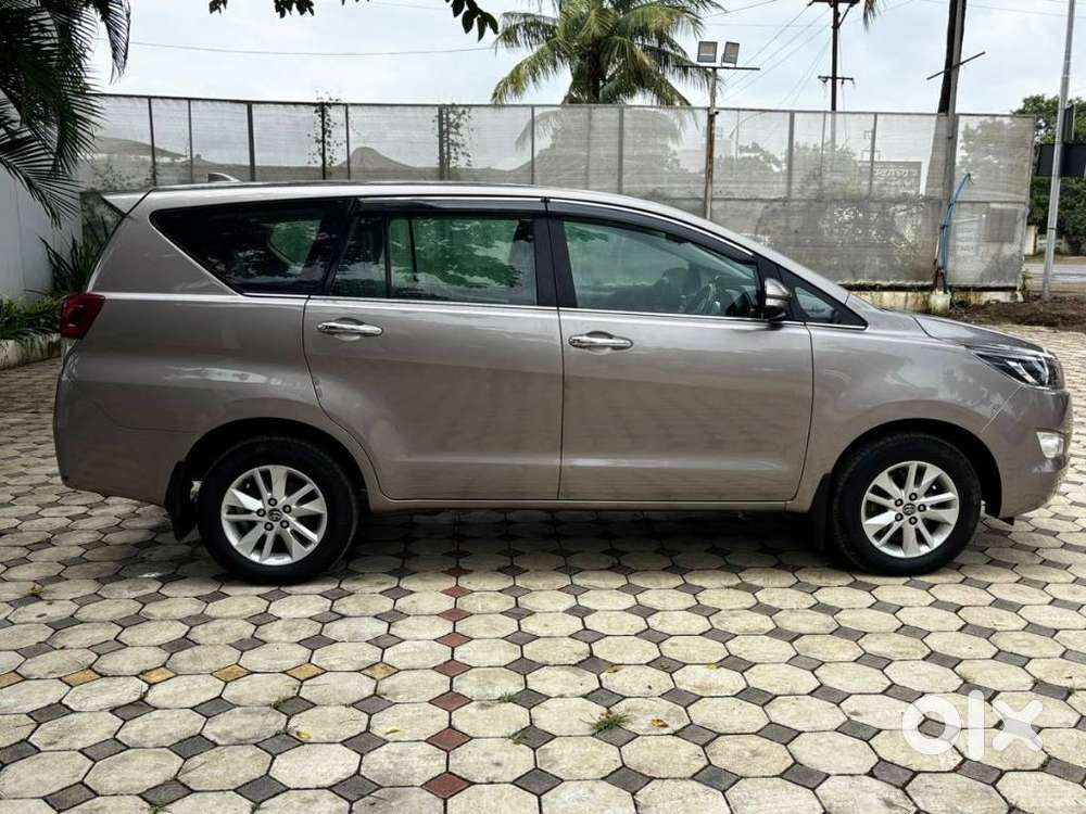 Toyota Innova Crysta