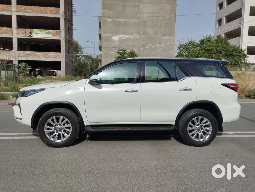 Toyota Fortuner 4x2 At 2.7 Petrol, 2025, Petrol