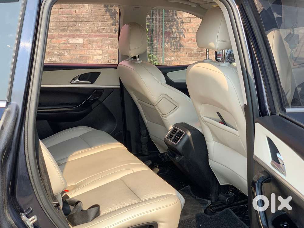 Mahindra Xuv700 2.2 Ax 7 Diesel Mt Luxury Pack Str, 2023, Diesel