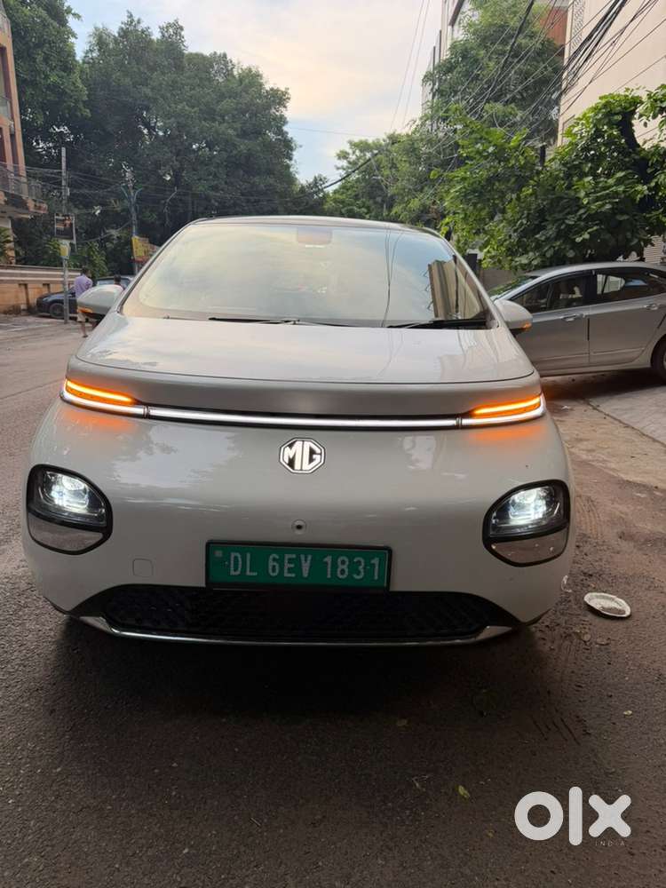 Mg Windsor Ev 2025 With Automatic Transmission