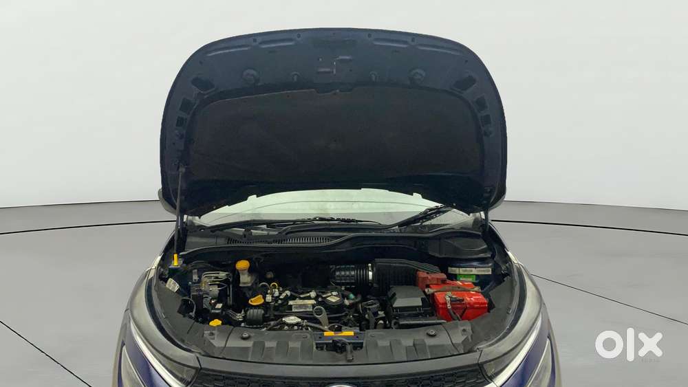 Tata Altroz 1.2 Xta Petrol Dct, 2022, Petrol