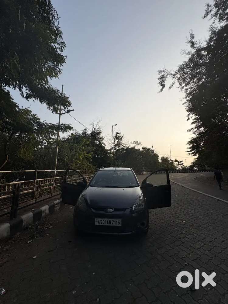 Ford Figo Zxi Petrol 2010