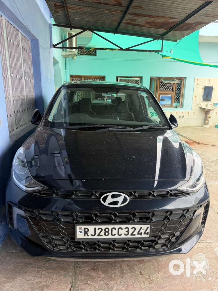 Hyundai Aura Cng & Hybrids Well Maintained