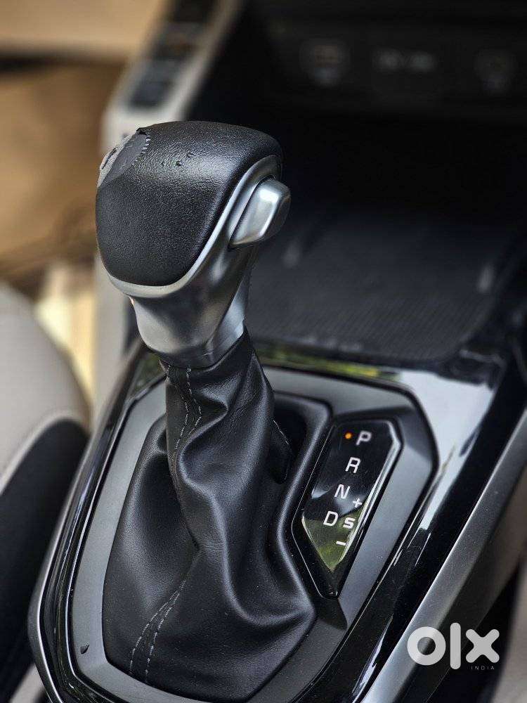 Kia Carens 1.5 Luxury Plus Diesel 6 Str, 2022, Diesel