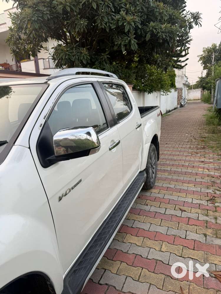 Isuzu V-cross 2019 Diesel Well Maintained