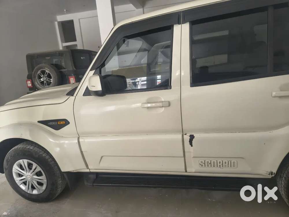Mahindra Scorpio 2016 Diesel 120300 Km Driven