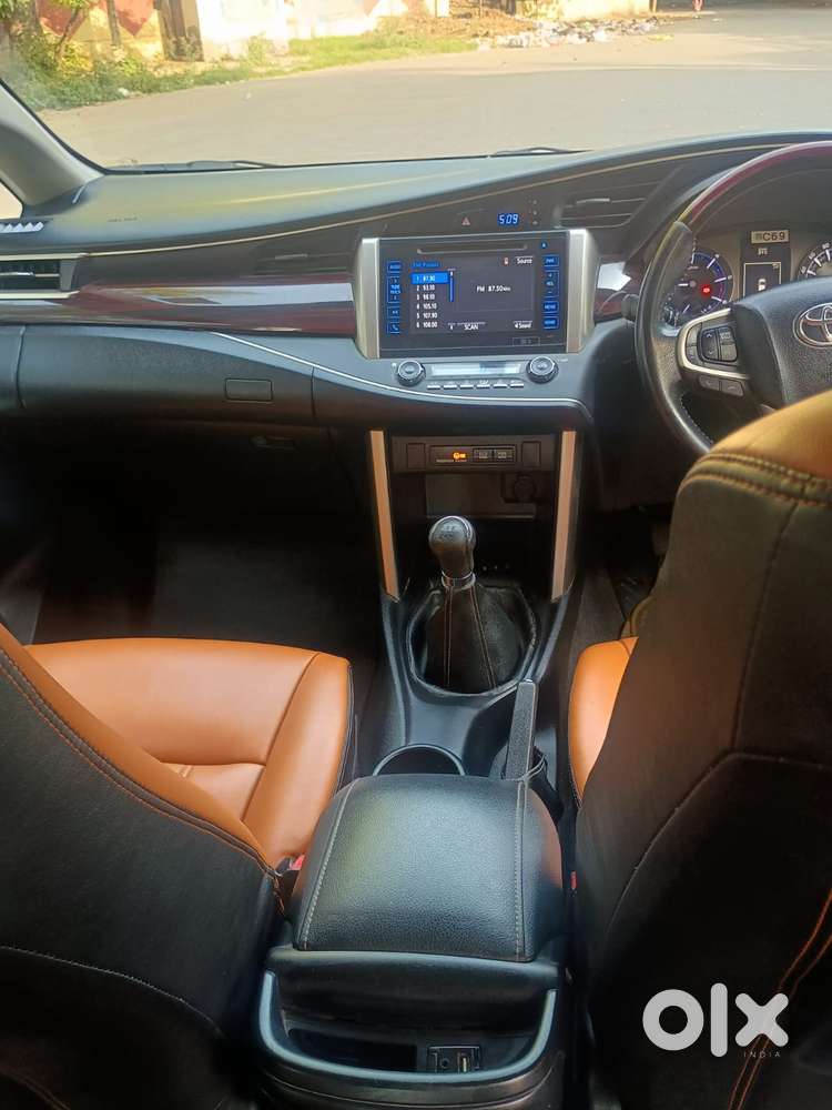 Toyota Innova Crysta 2.4 V 7 Str, 2017, Diesel