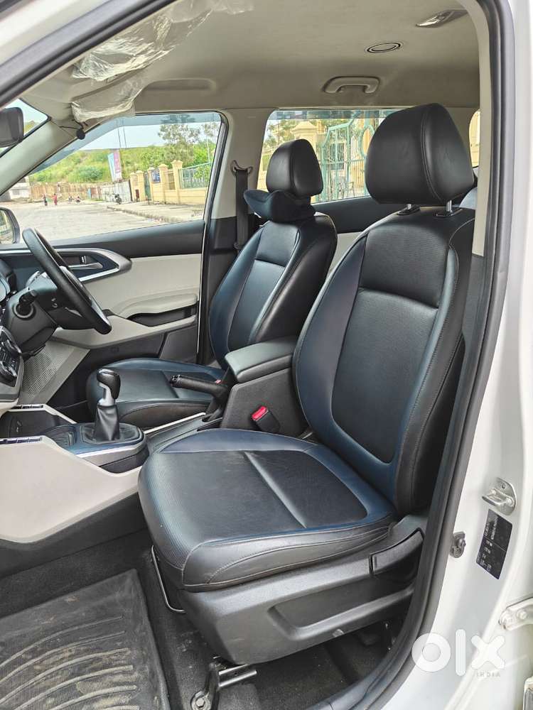 Kia Carens G 1.5 6mt Premium (o) 7-seater, 2023, Electric
