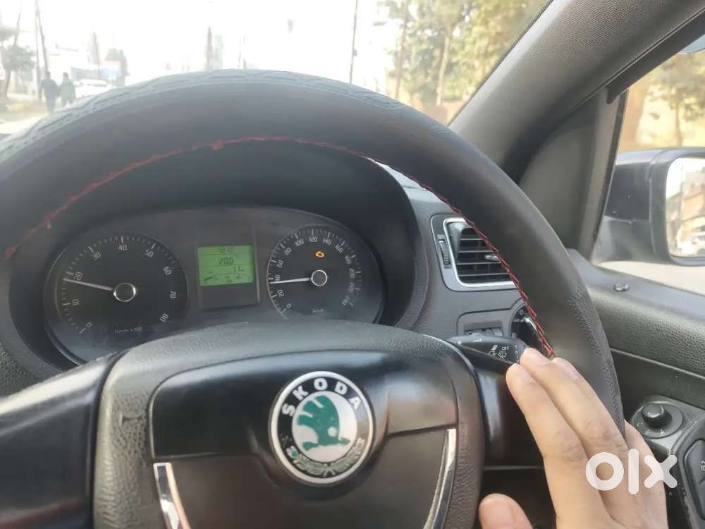 Skoda Rapid Elegance 2013 Car