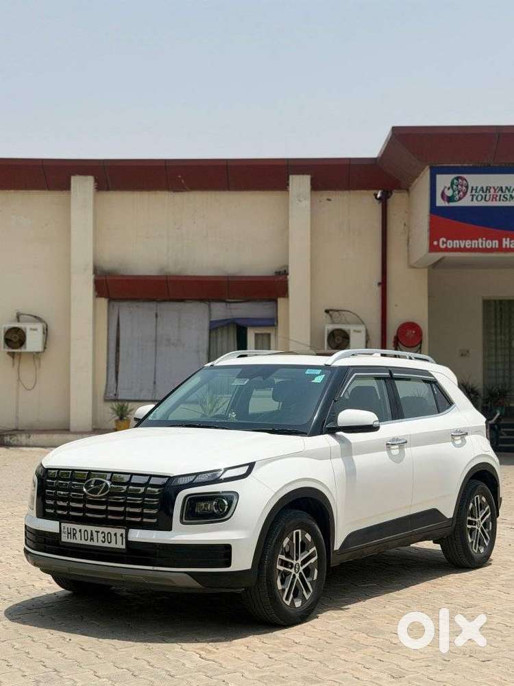 Hyundai Venue Sx(o) 1.0 Turbo Dct Knight Edition, 2024, Petrol