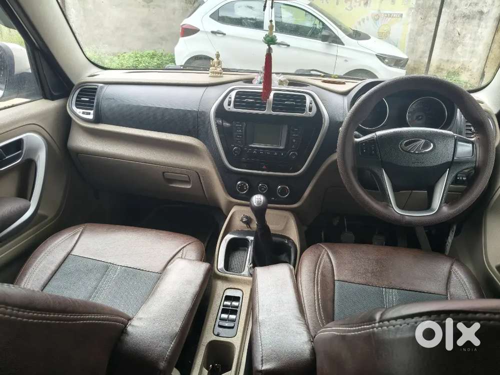 Mahindra Tuv 300 2017