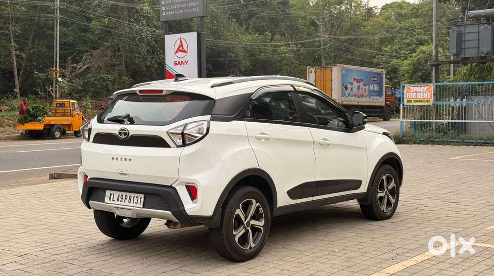 Tata Nexon 1.2 Revotron Xza Plus, 2023, Petrol