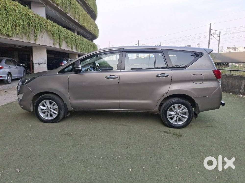 Toyota Innova Crysta 2.4 V 8 Str, 2016, Diesel
