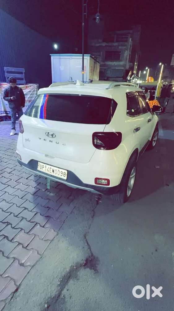 Hyundai Venue 2021 Petrol 70000 Km Driven