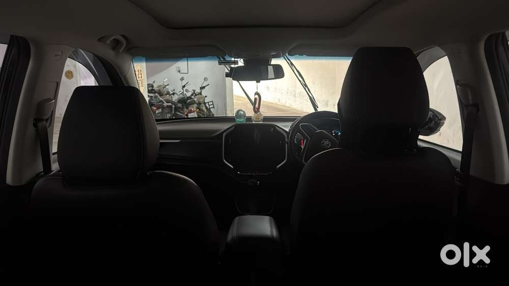 Mg Hector Petrol 25435 Km Driven
