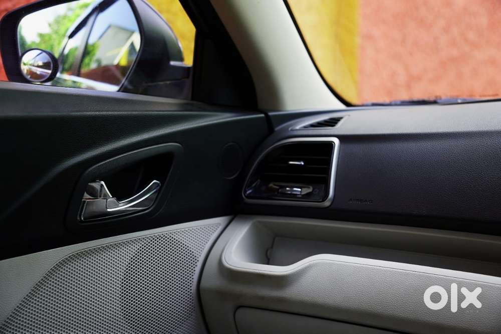 Mahindra Xuv300 W8 Option Dual Tone Diesel, 2021, Petrol