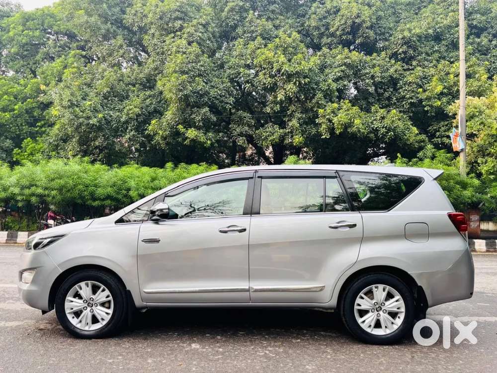 Toyota Innova Crysta 2.8 Zx At 7 Seater, 2017, Diesel