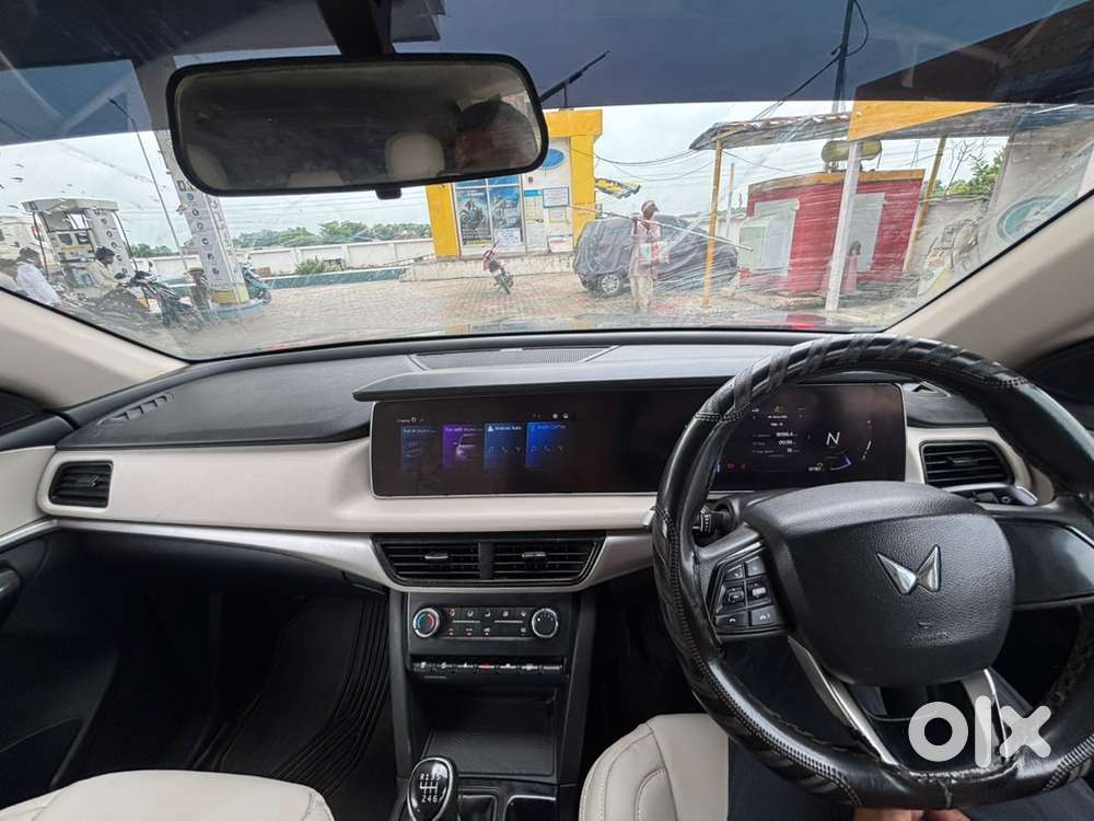 Mahindra Xuv700 Petrol Manual 2022