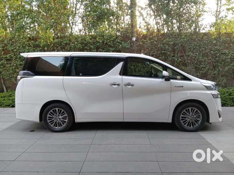 Toyota Vellfire, 2022, Petrol