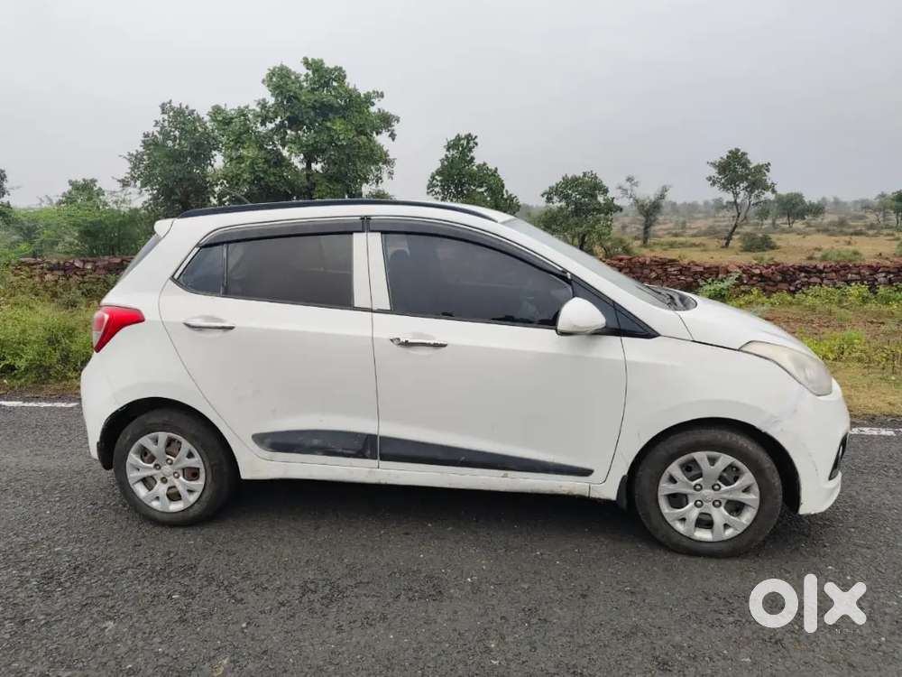 Hyundai Grand I10 Sportz 2015
