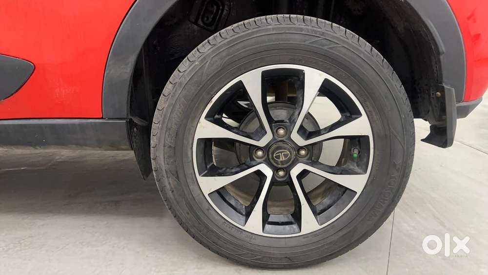 Tata Nexon 1.2 Revotron Xza Plus (o) Dual Tone, 2020, Petrol