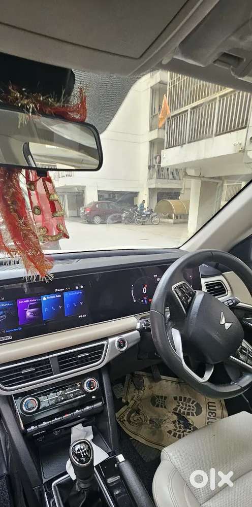 Mahindra Xuv700 2022 Petrol Well Maintained