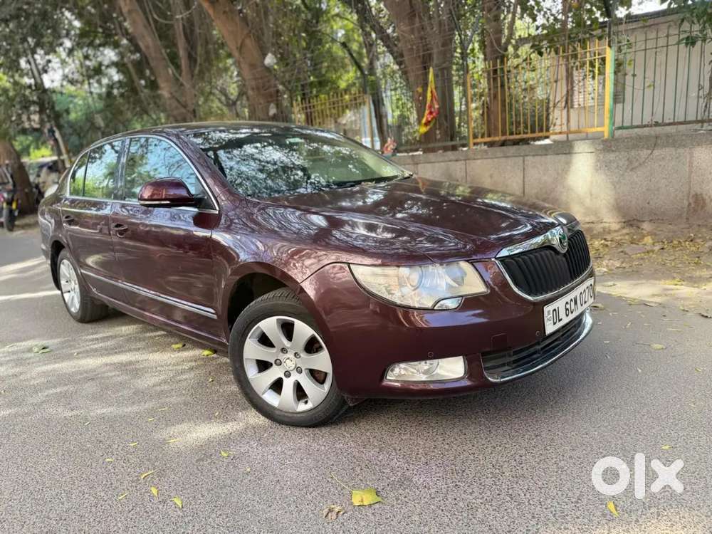 Skoda Superb 2011 Petrol 65000 Km Driven
