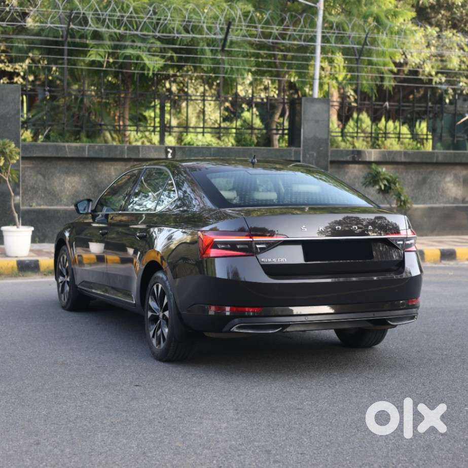 Skoda Superb 2.0 Tsi At L&k, 2021, Petrol